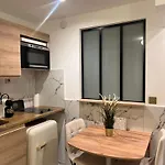 Studio Ile Saint Louis 75004 Paris