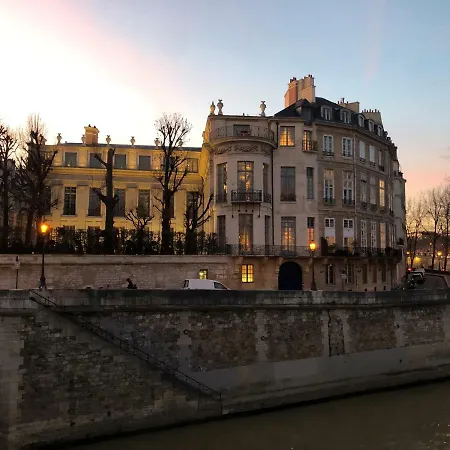 Ile Saint Louis 75004 Apartment