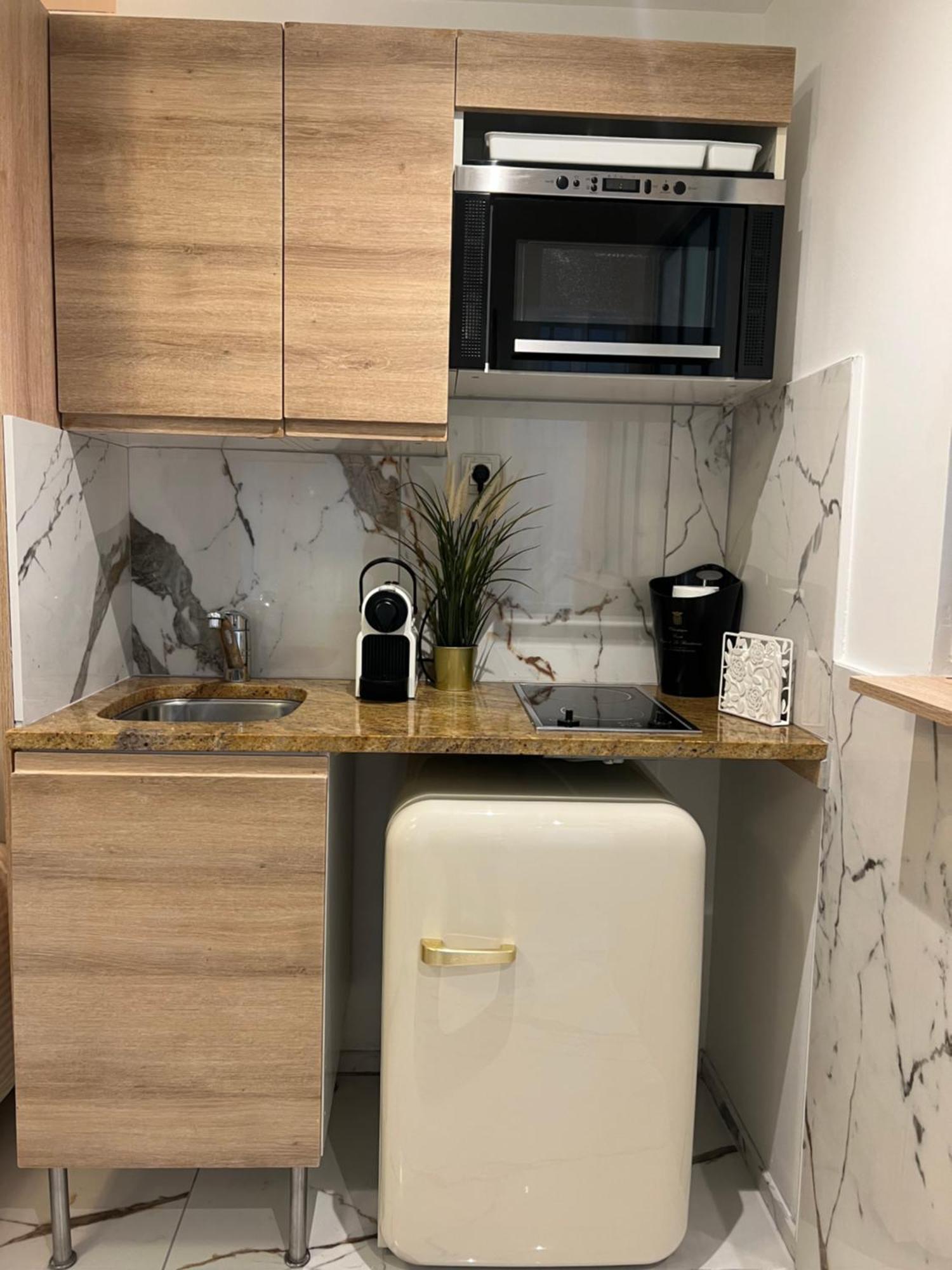 Apartment Ile Saint Louis 75004 Paris